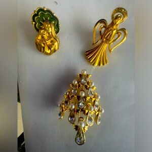 Christmas Brooch and Pins